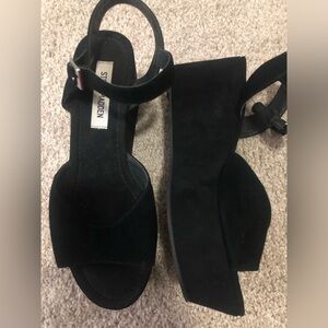 Steve Madden black suede , platform sandals